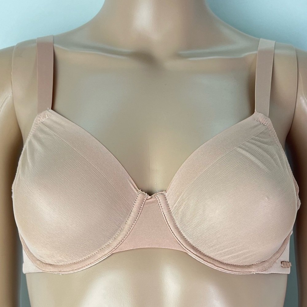 New Skims No Show Unlined Sheer Underwire Demi Bra - Picture 2 of 10